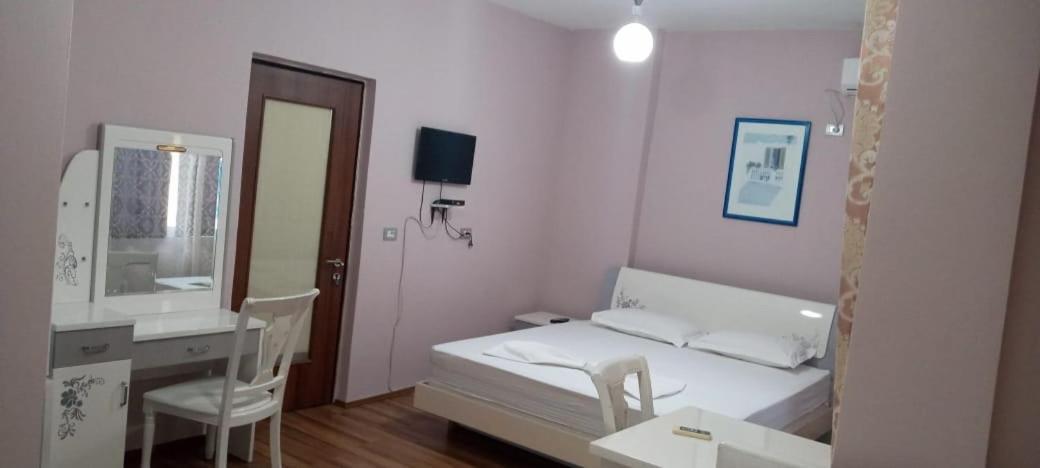 British Hotel Himara Kültér fotó