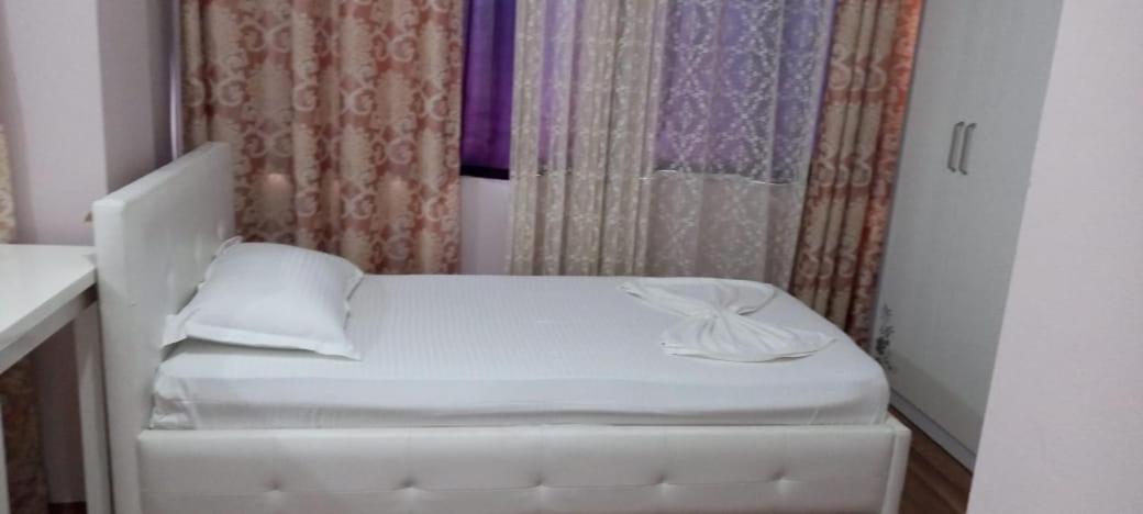 British Hotel Himara Kültér fotó