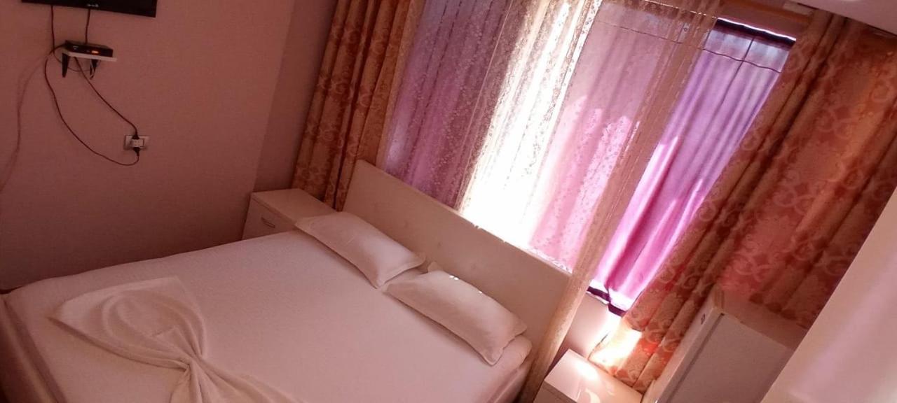 British Hotel Himara Kültér fotó