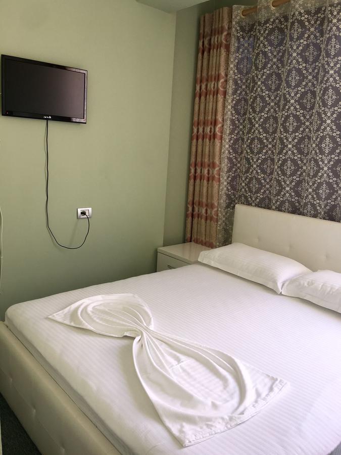 British Hotel Himara Kültér fotó